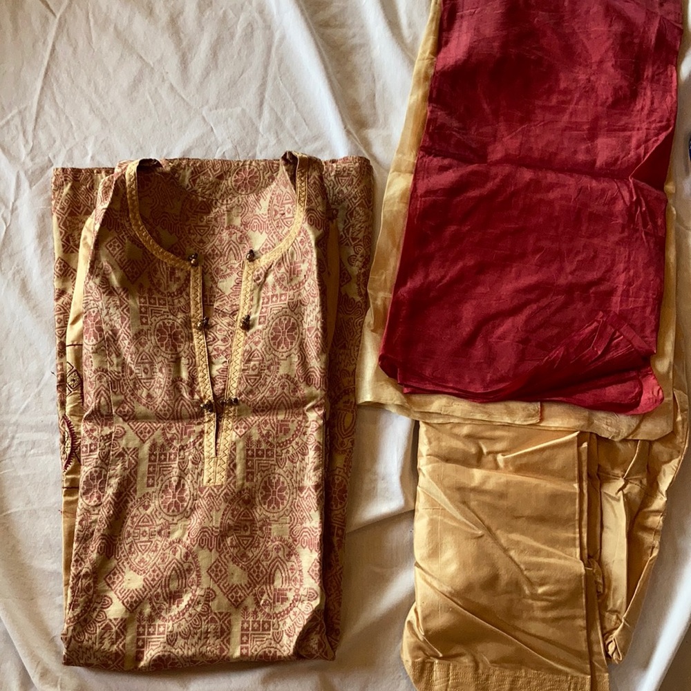 Salwar suit